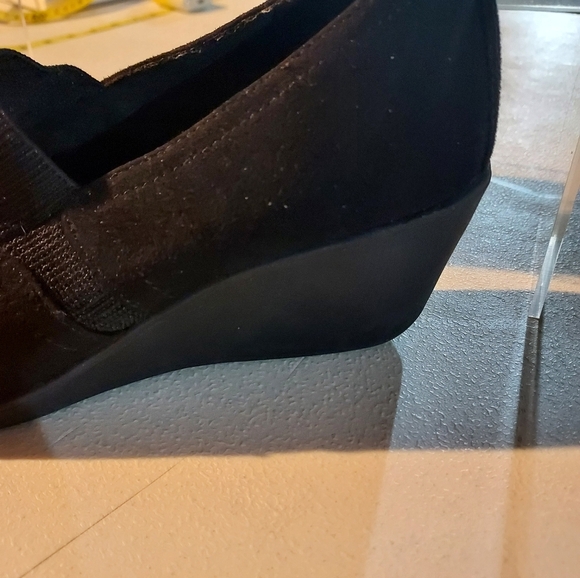 Womans Black suede Wedge size 7.5wide - Picture 5 of 6